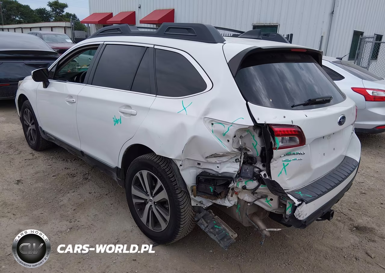 2018 Subaru Outback 3.6R Limited VIN:4S4BSENC9J3249802 - 3