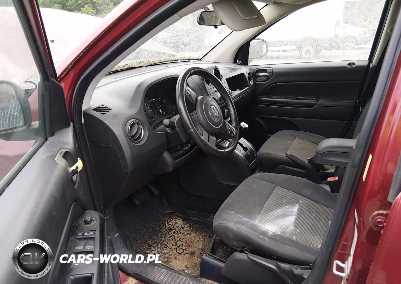 2012 Jeep Compass Latitude VIN:1C4NJCEA2CD664223 - 5