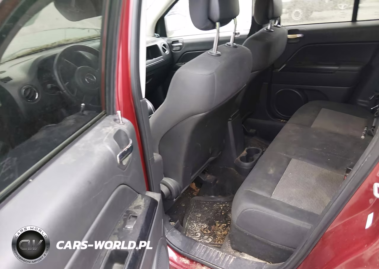 2012 Jeep Compass Latitude VIN:1C4NJCEA2CD664223 - 8