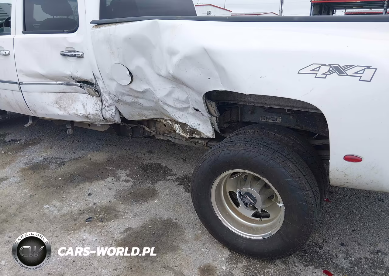 2012 GMC Sierra 3500Hd Denali VIN:1GT426C82CF140715 - 17