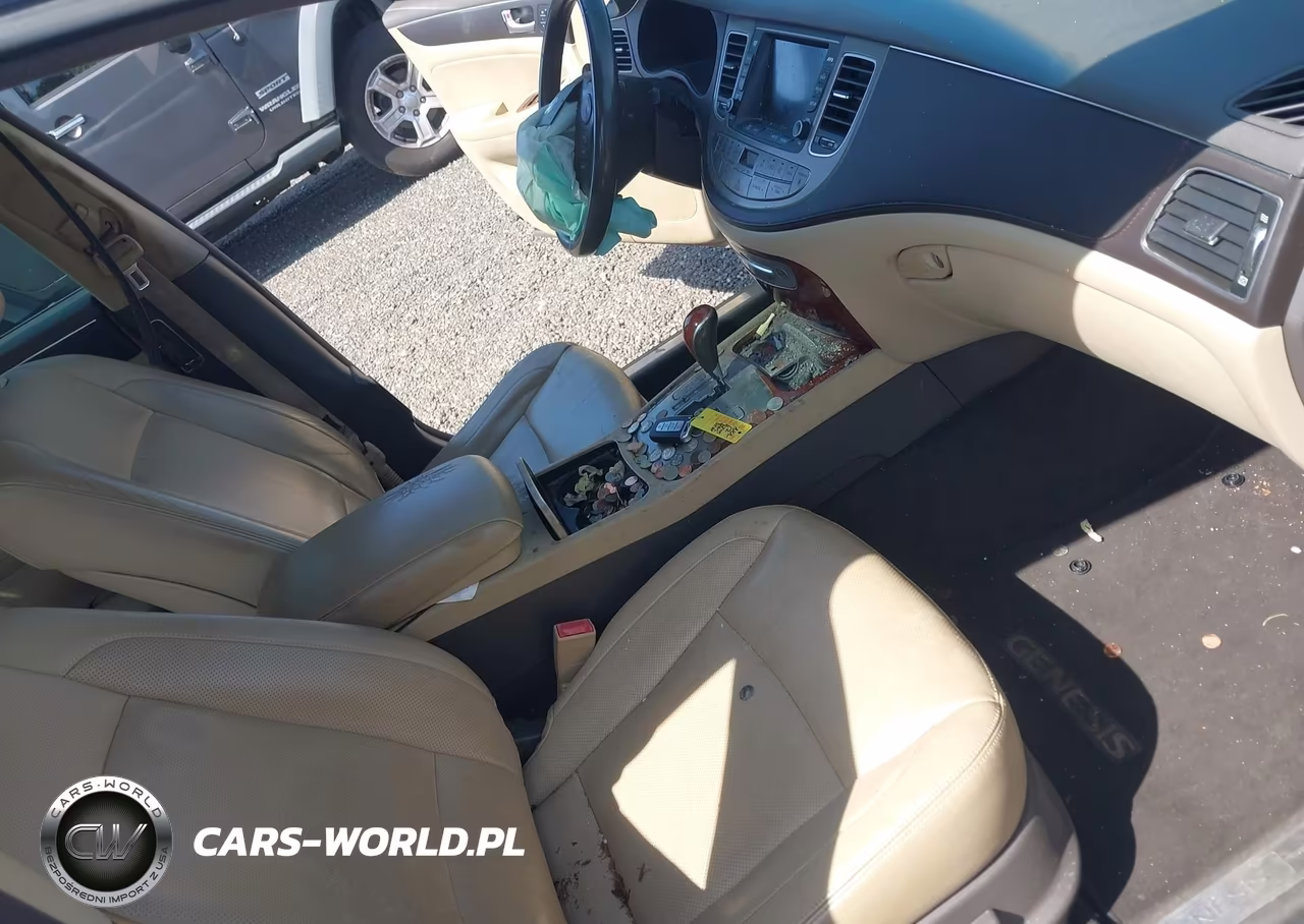 2012 Hyundai Genesis 3.8 VIN:KMHGC4DD9CU196622 - 5