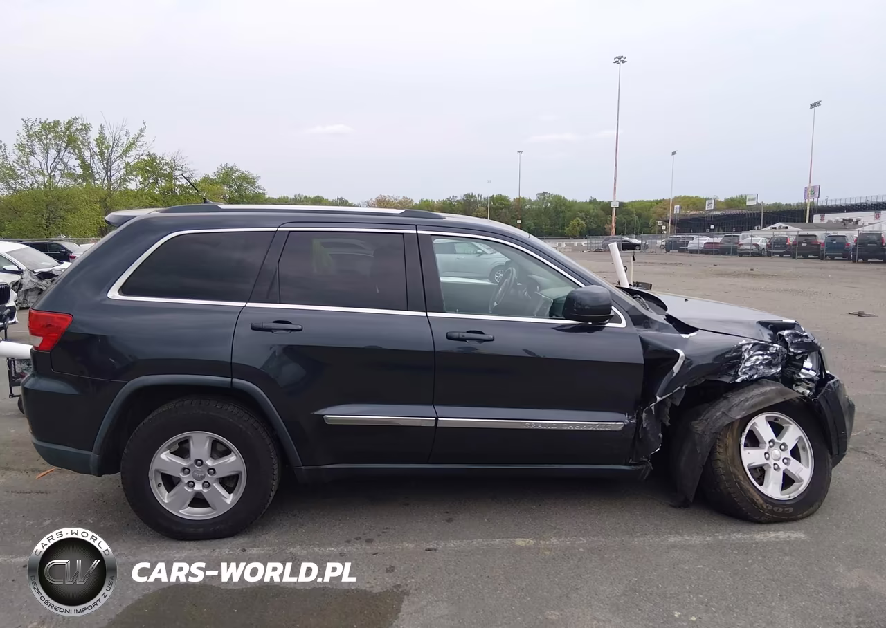 2013 Jeep Grand Cherokee Laredo VIN:1C4RJFAG2DC633204 - 13