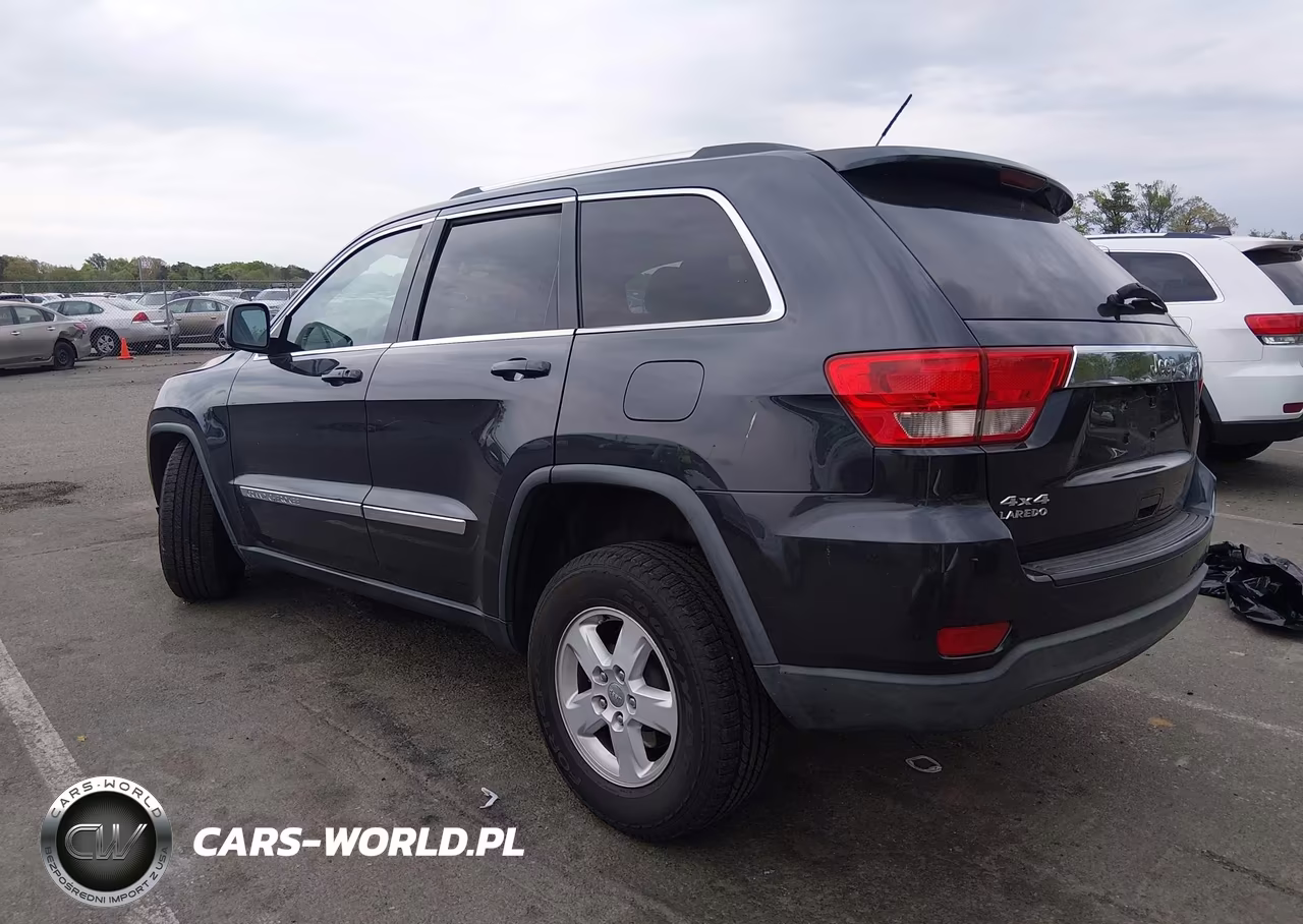2013 Jeep Grand Cherokee Laredo VIN:1C4RJFAG2DC633204 - 3