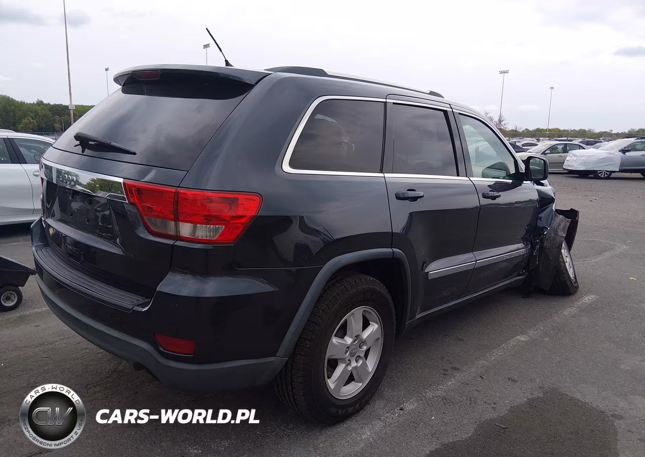 2013 Jeep Grand Cherokee Laredo VIN:1C4RJFAG2DC633204 - 4