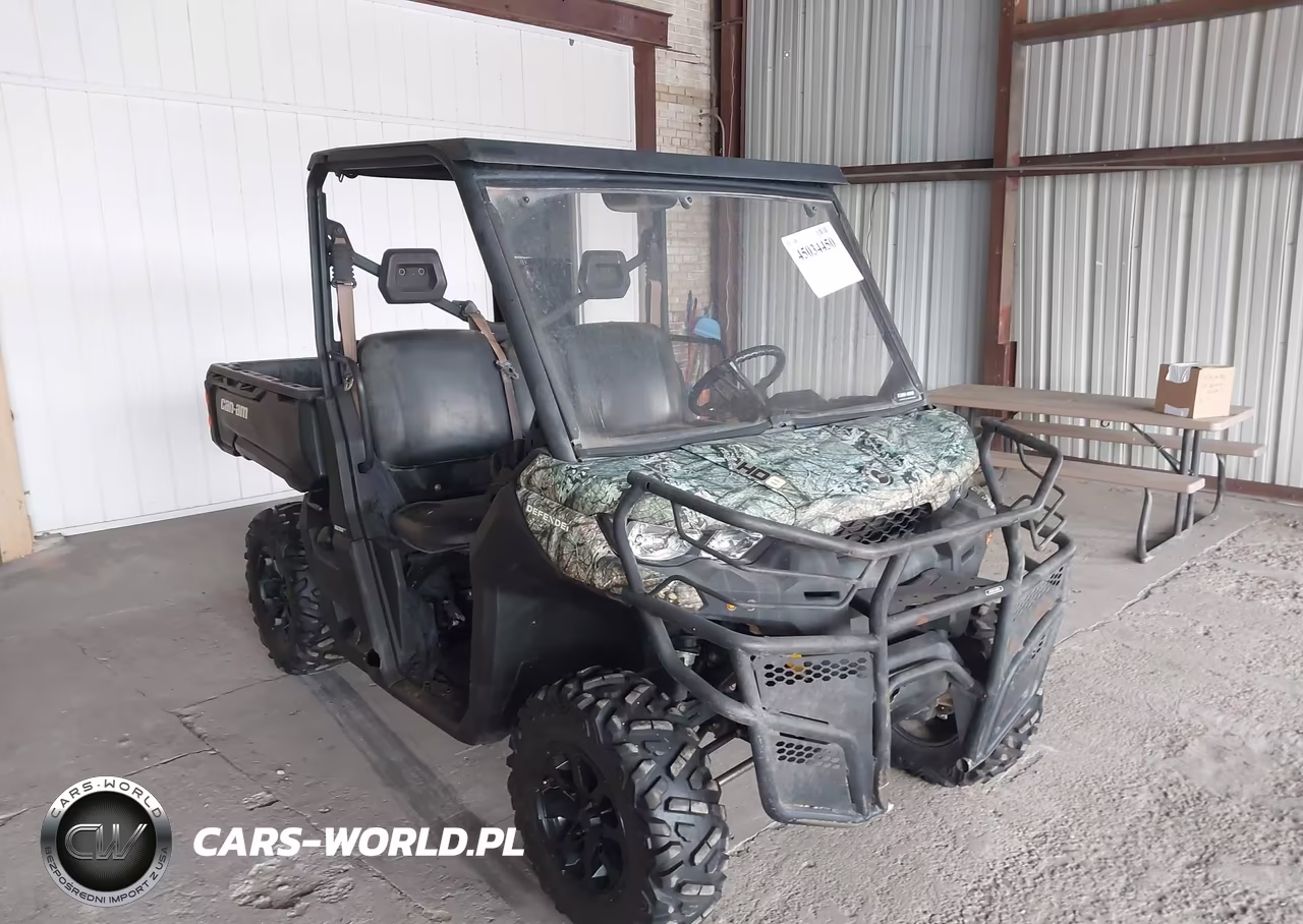 2019 Can-Am Defender Hd8