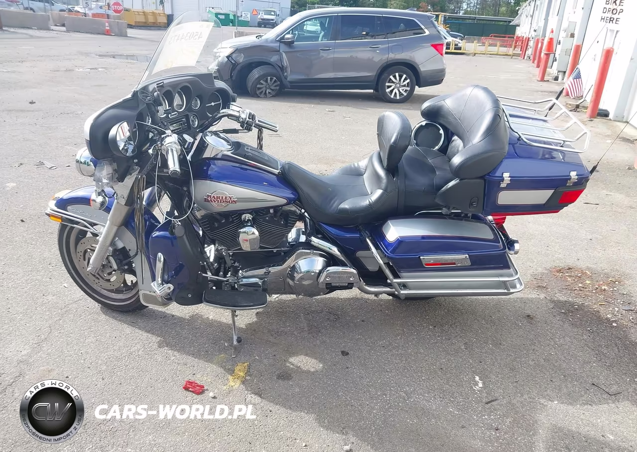2006 Harley-Davidson Flhtcui VIN:1HD1FCW106Y654607 - 9