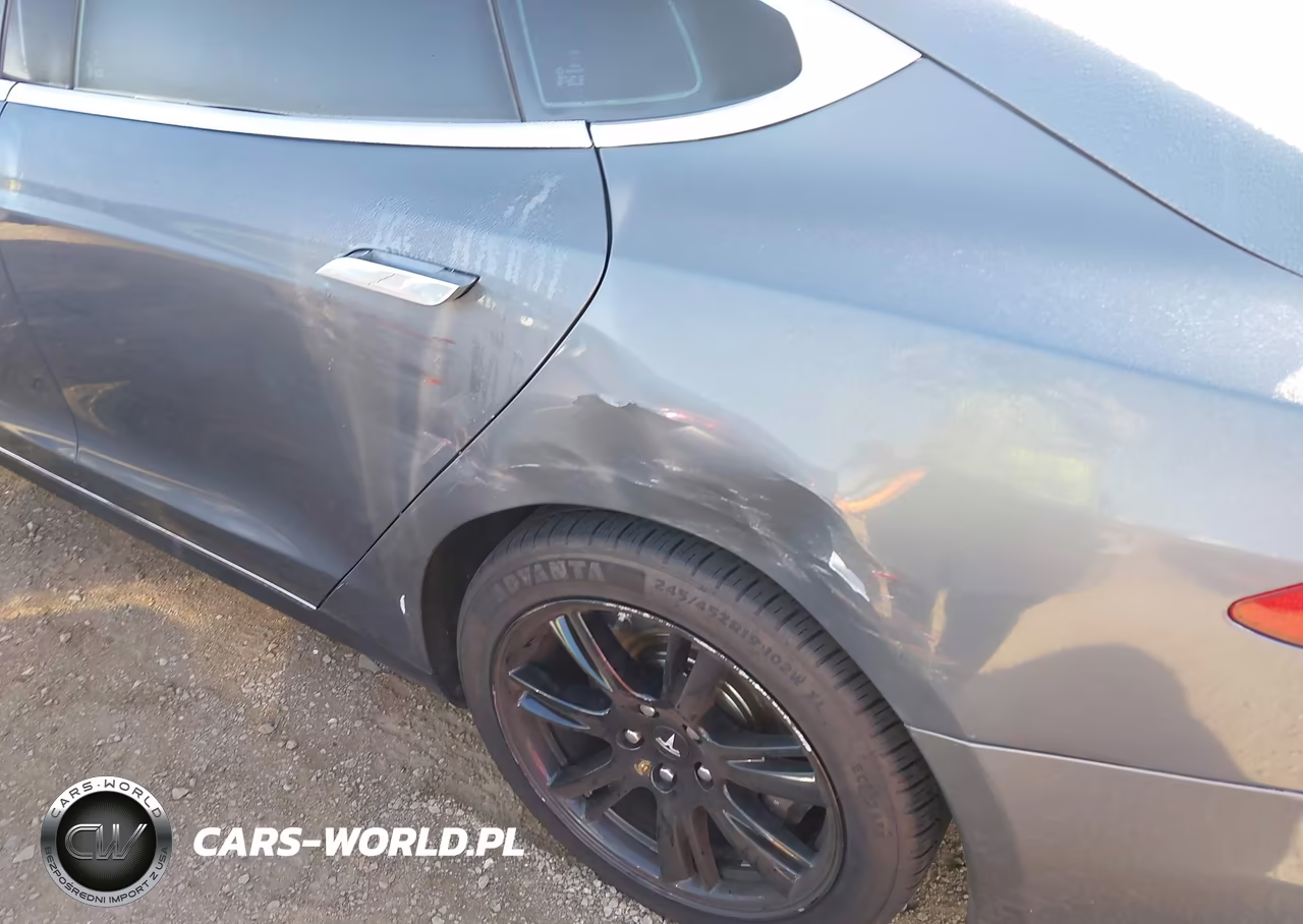 2013 Tesla Model S VIN:5YJSA1CN0DFP20439 - 6