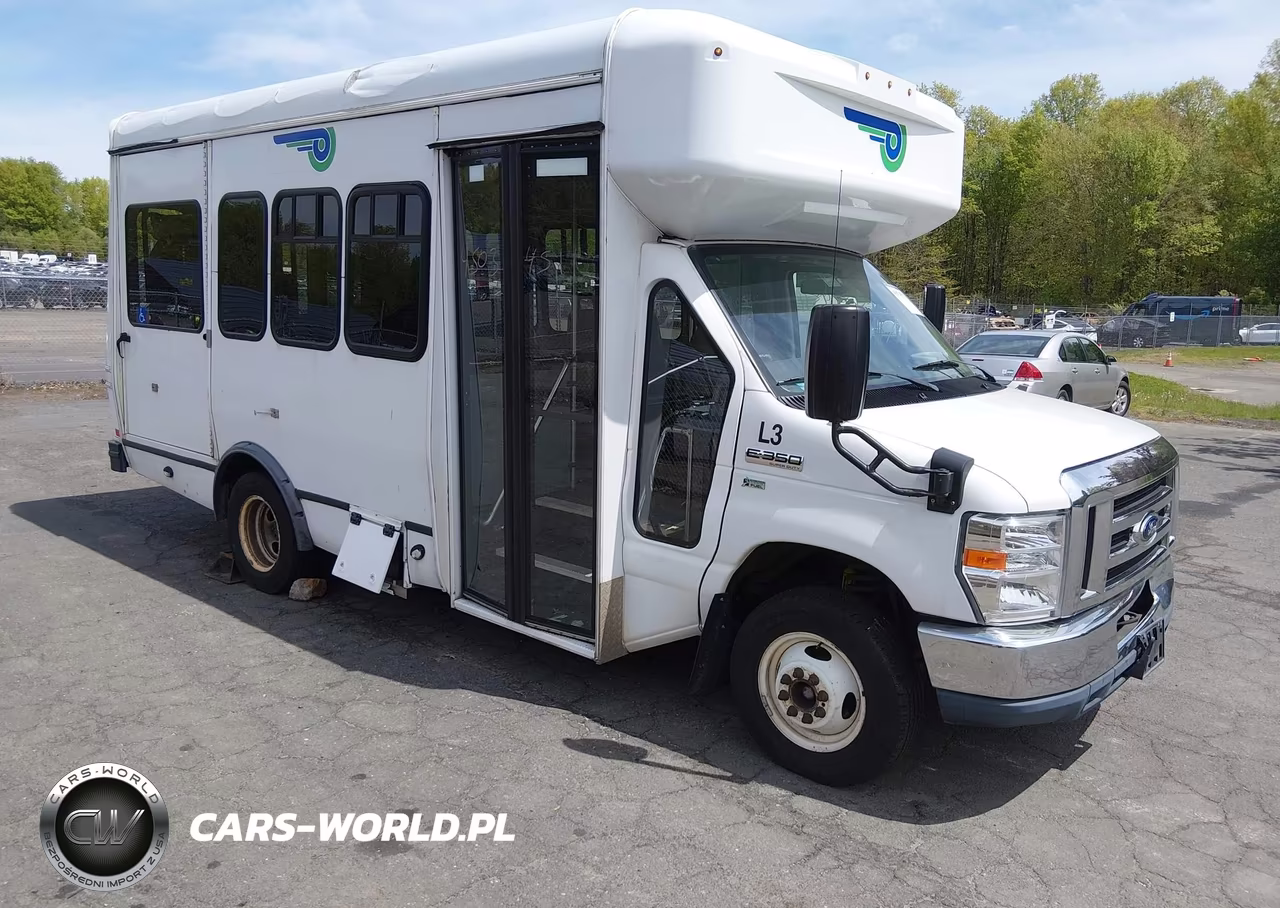 2018 Ford E-350 Cutaway