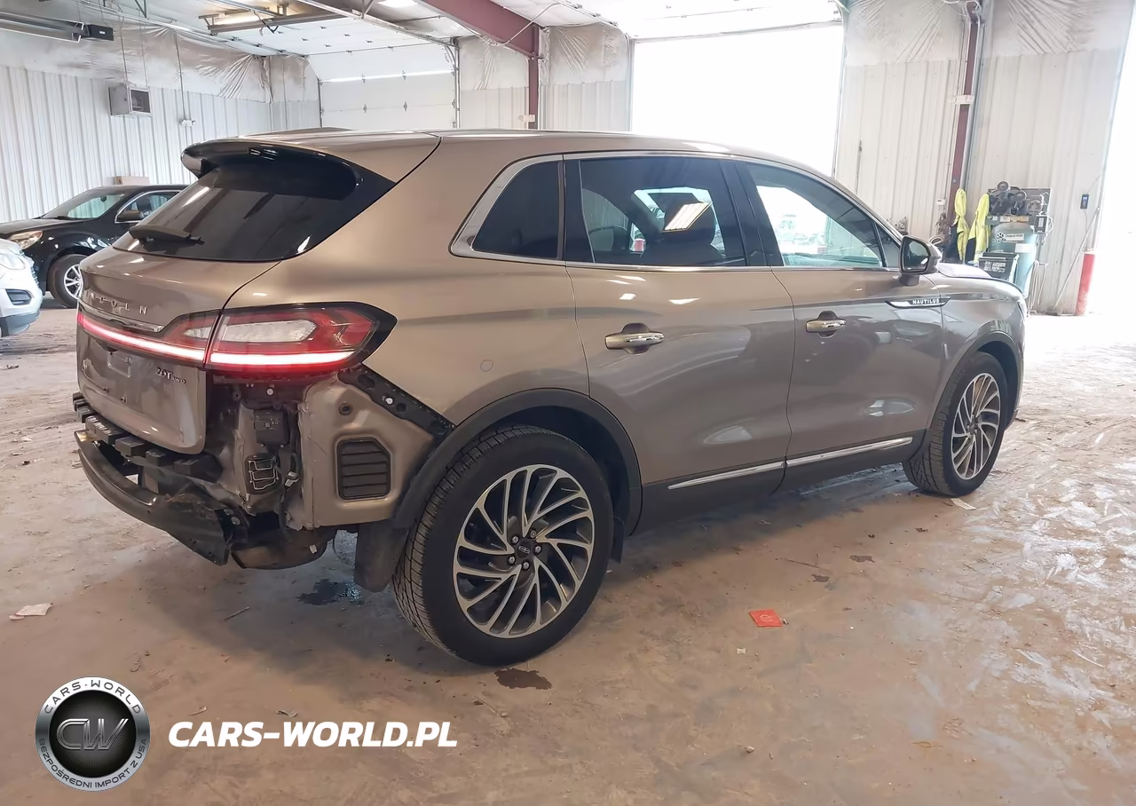 2019 Lincoln Nautilus Reserve VIN:2LMPJ8L94KBL58613 - 4