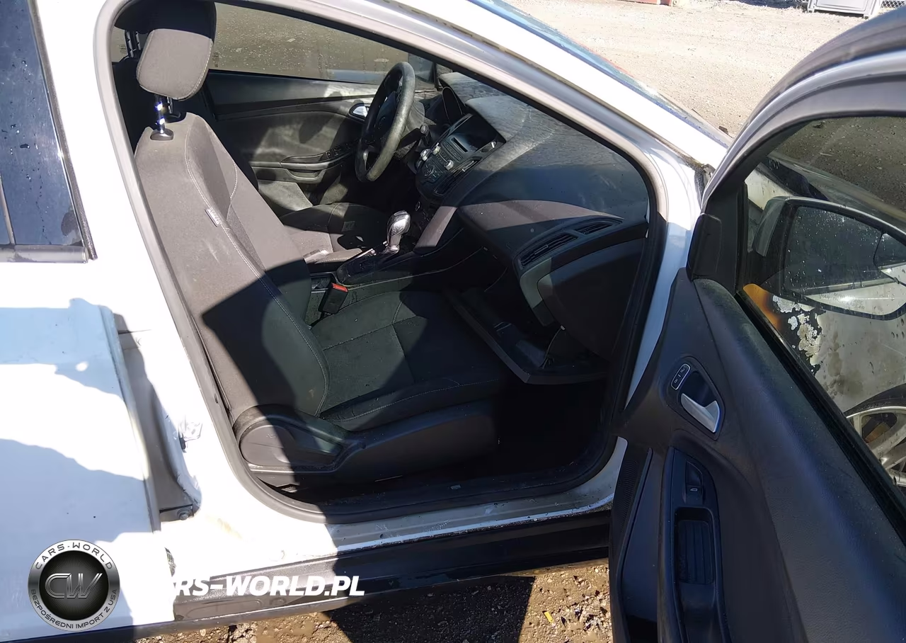 2016 Ford Focus Se VIN:1FADP3F29GL345114 - 5