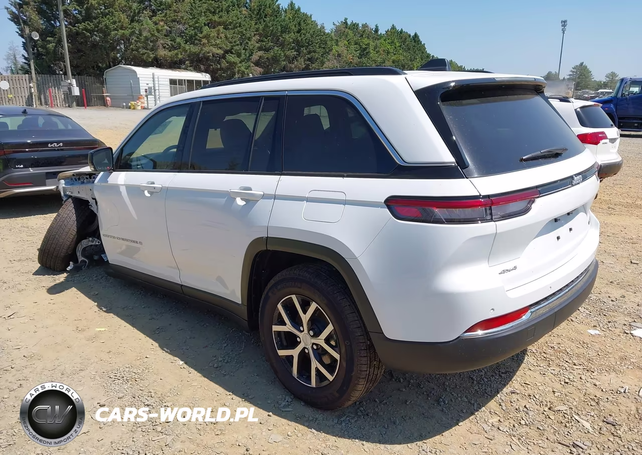 2025 Jeep Grand Cherokee Limited 4X4 VIN:1C4RJHBG8SC336820 - 3