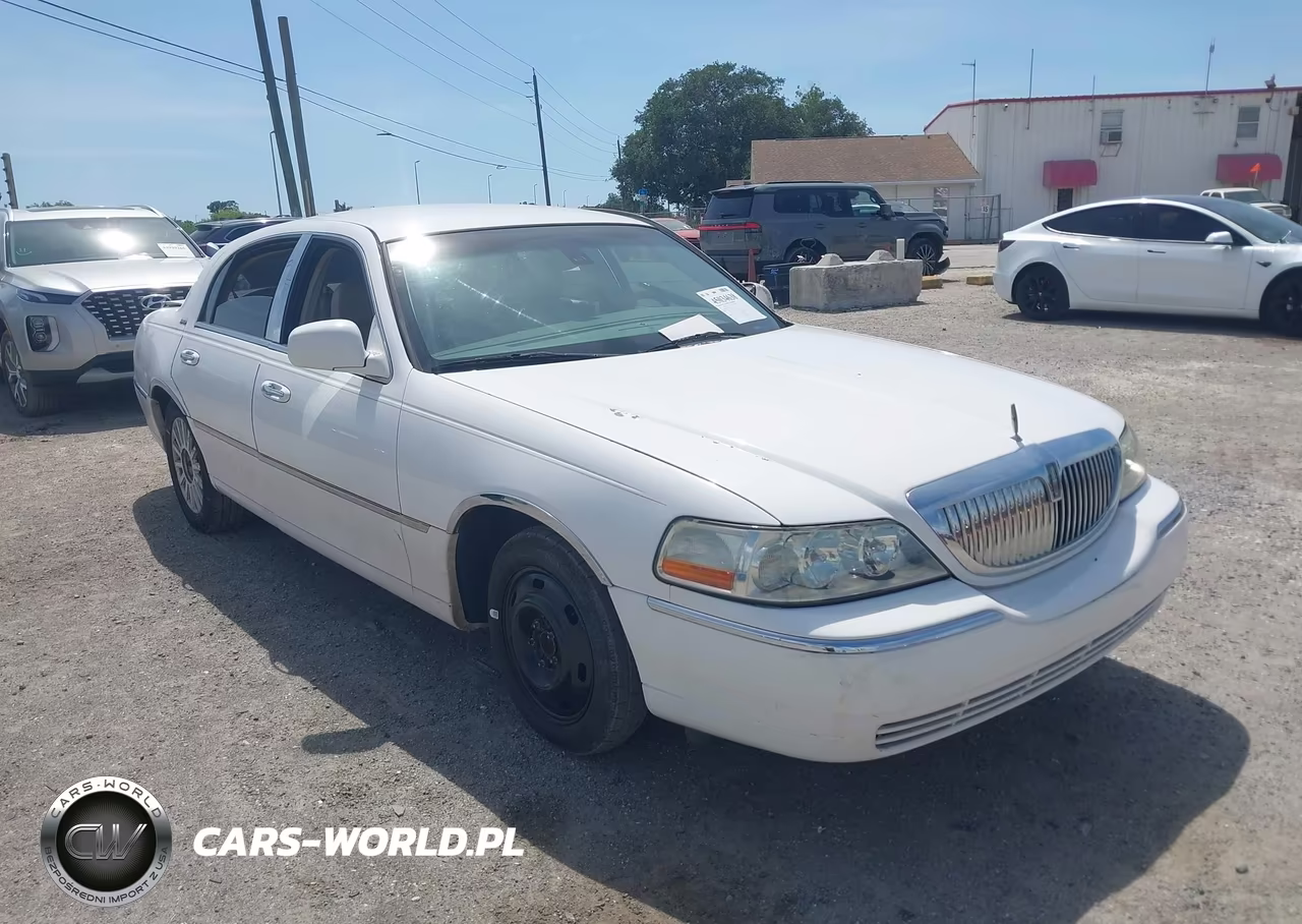 2003 Lincoln Town Car Signature