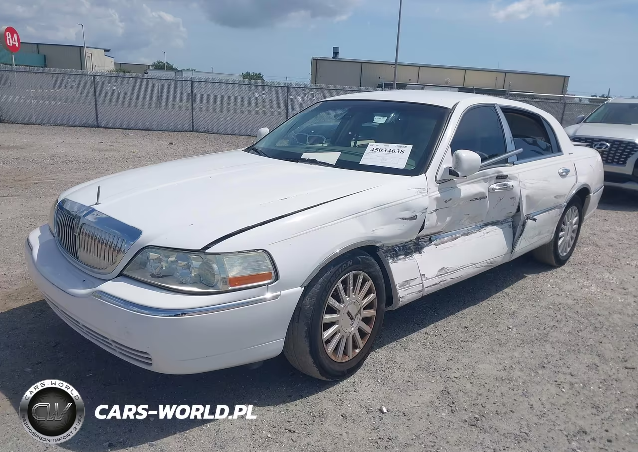 2003 Lincoln Town Car Signature VIN:1LNHM82W33Y653141 - 2