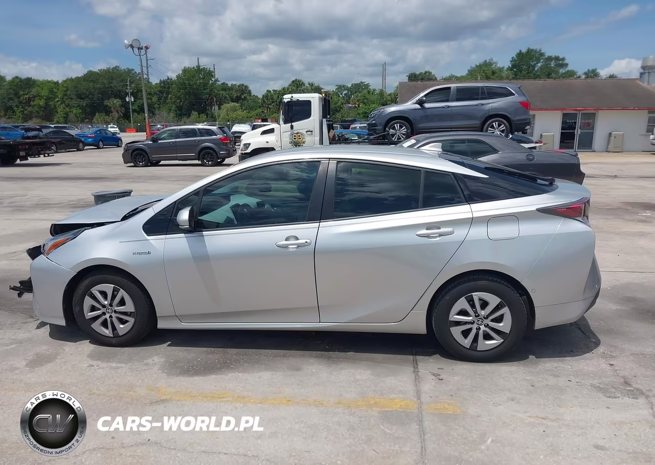 2017 Toyota Prius Four VIN:JTDKARFU1H3049495 - 15