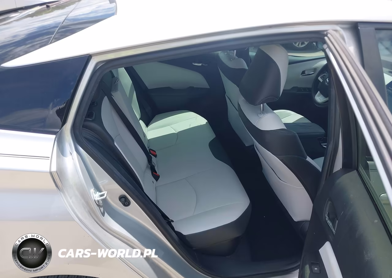 2017 Toyota Prius Four VIN:JTDKARFU1H3049495 - 8