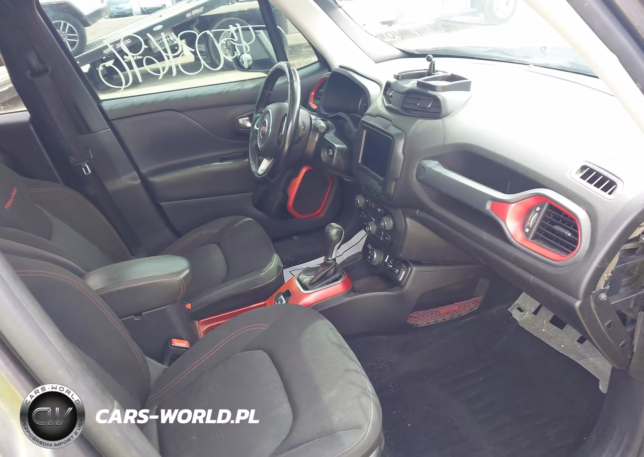 2018 Jeep Renegade Trailhawk 4X4 VIN:ZACCJBCB7JPH42667 - 5