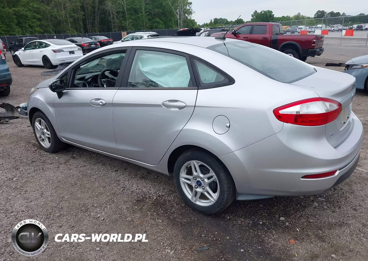 2018 Ford Fiesta Se VIN:3FADP4BJ9JM129725 - 3
