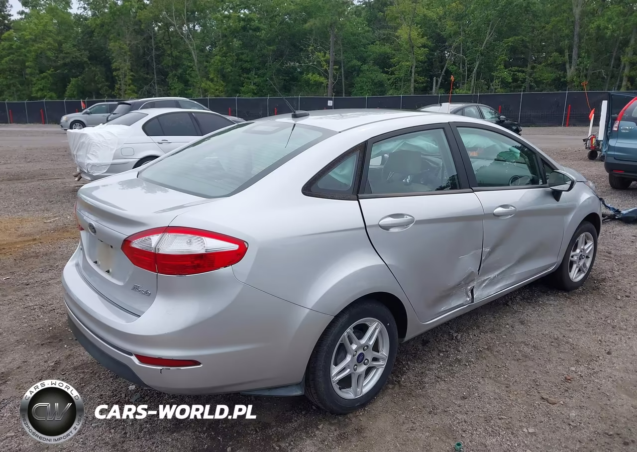 2018 Ford Fiesta Se VIN:3FADP4BJ9JM129725 - 4