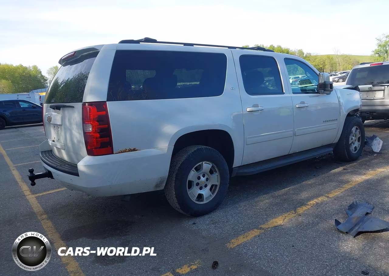 2013 Chevrolet Suburban 1500 Lt VIN:1GNSKJE79DR136621 - 4