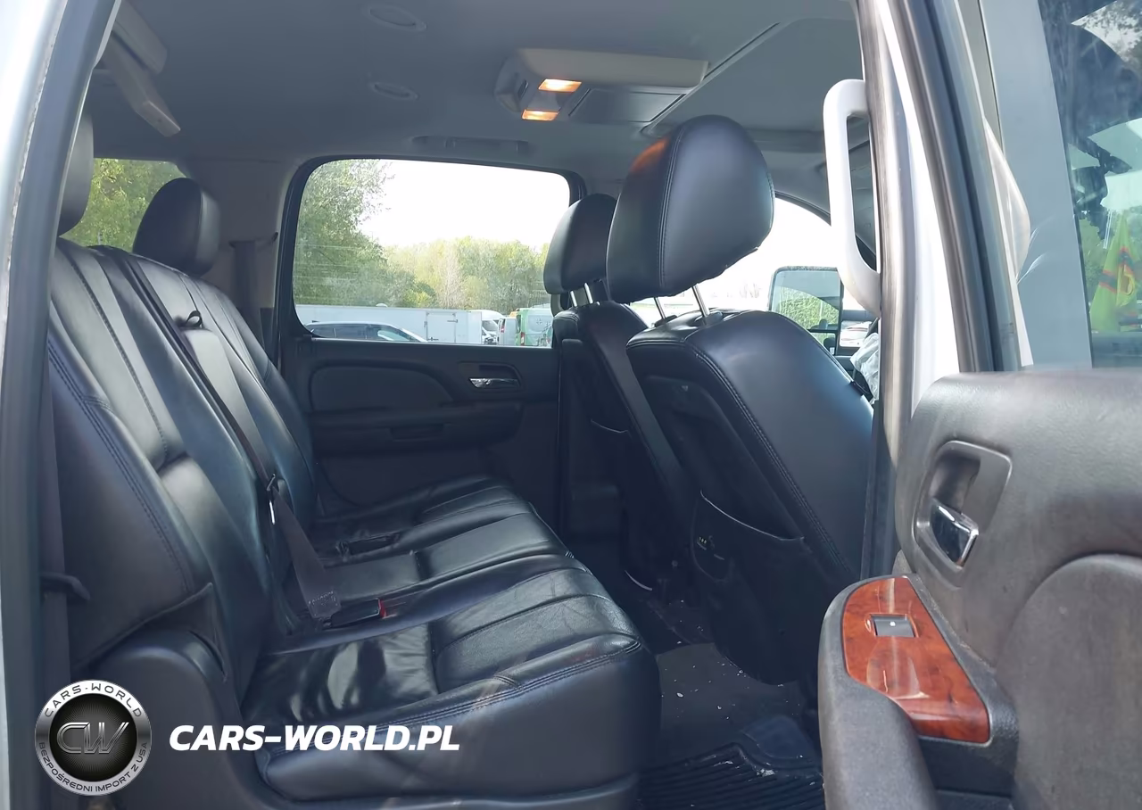2013 Chevrolet Suburban 1500 Lt VIN:1GNSKJE79DR136621 - 8
