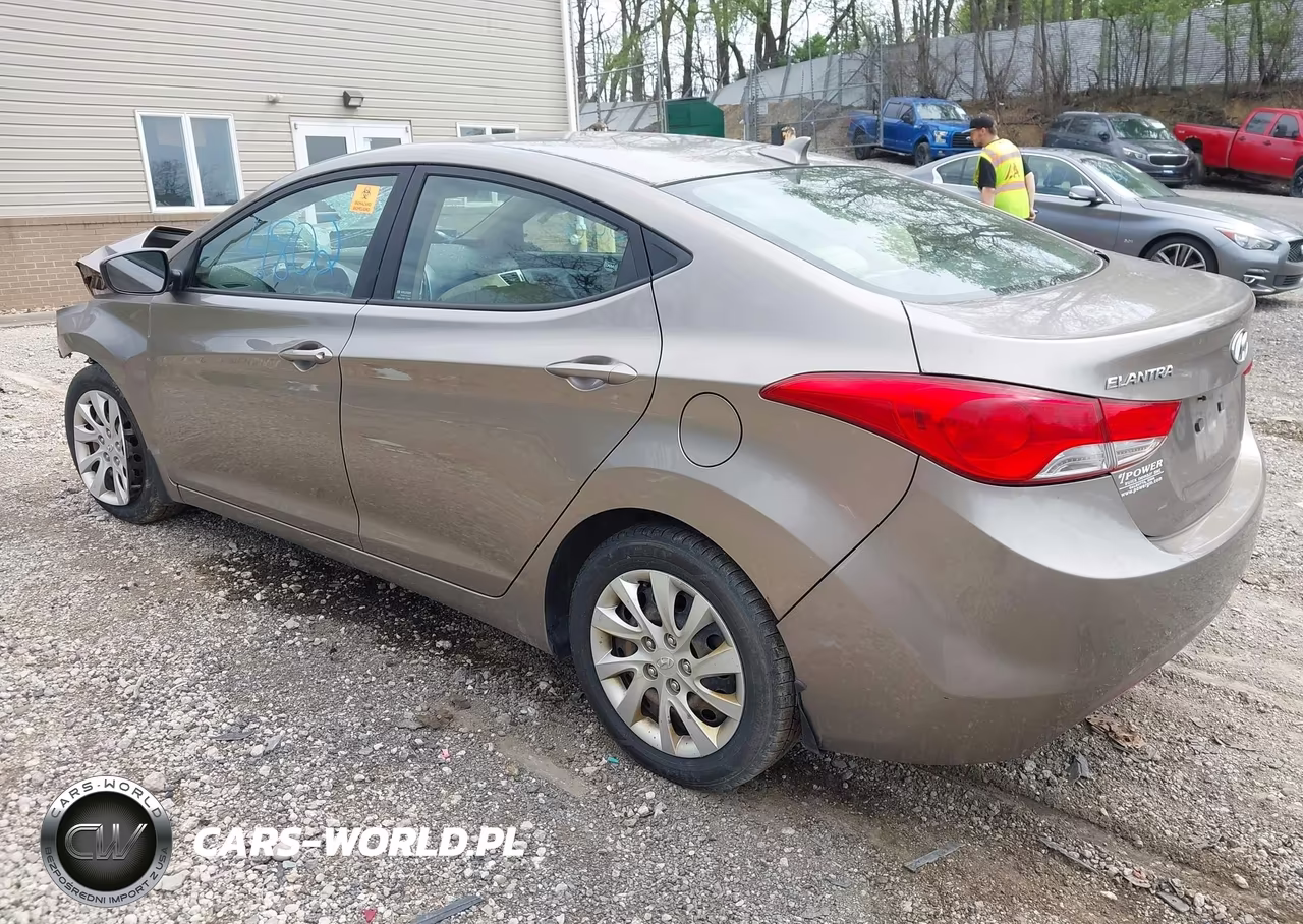 2013 Hyundai Elantra Gls VIN:5NPDH4AE8DH206283 - 3