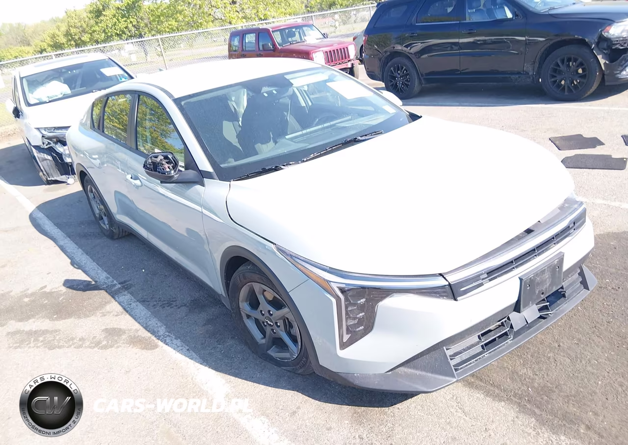 2025 Kia K4 Lxs – zdjęcie 1 z 16