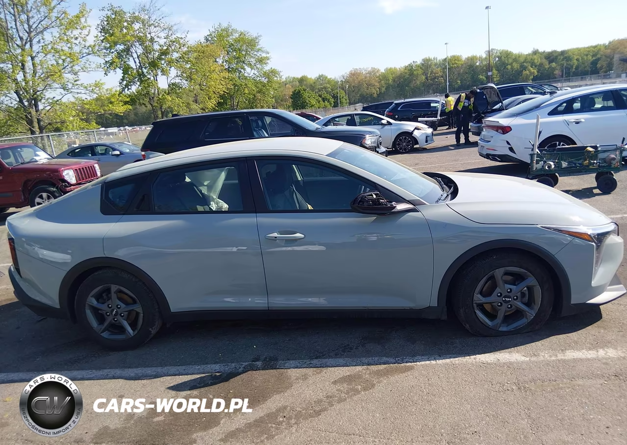2025 Kia K4 Lxs VIN:3KPFT4DE0SE121572 - 13