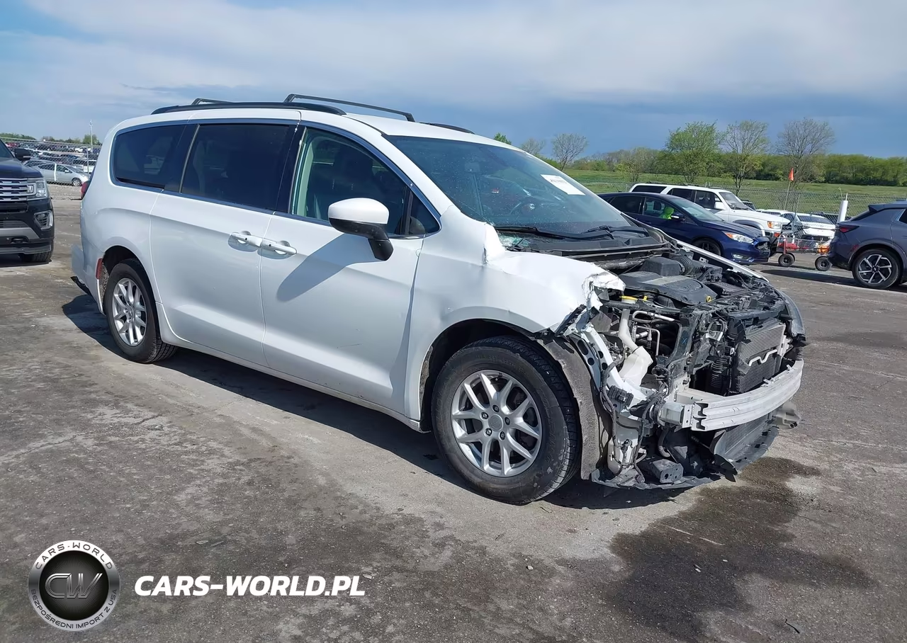 2020 Chrysler Voyager Lxi – zdjęcie 1 z 16