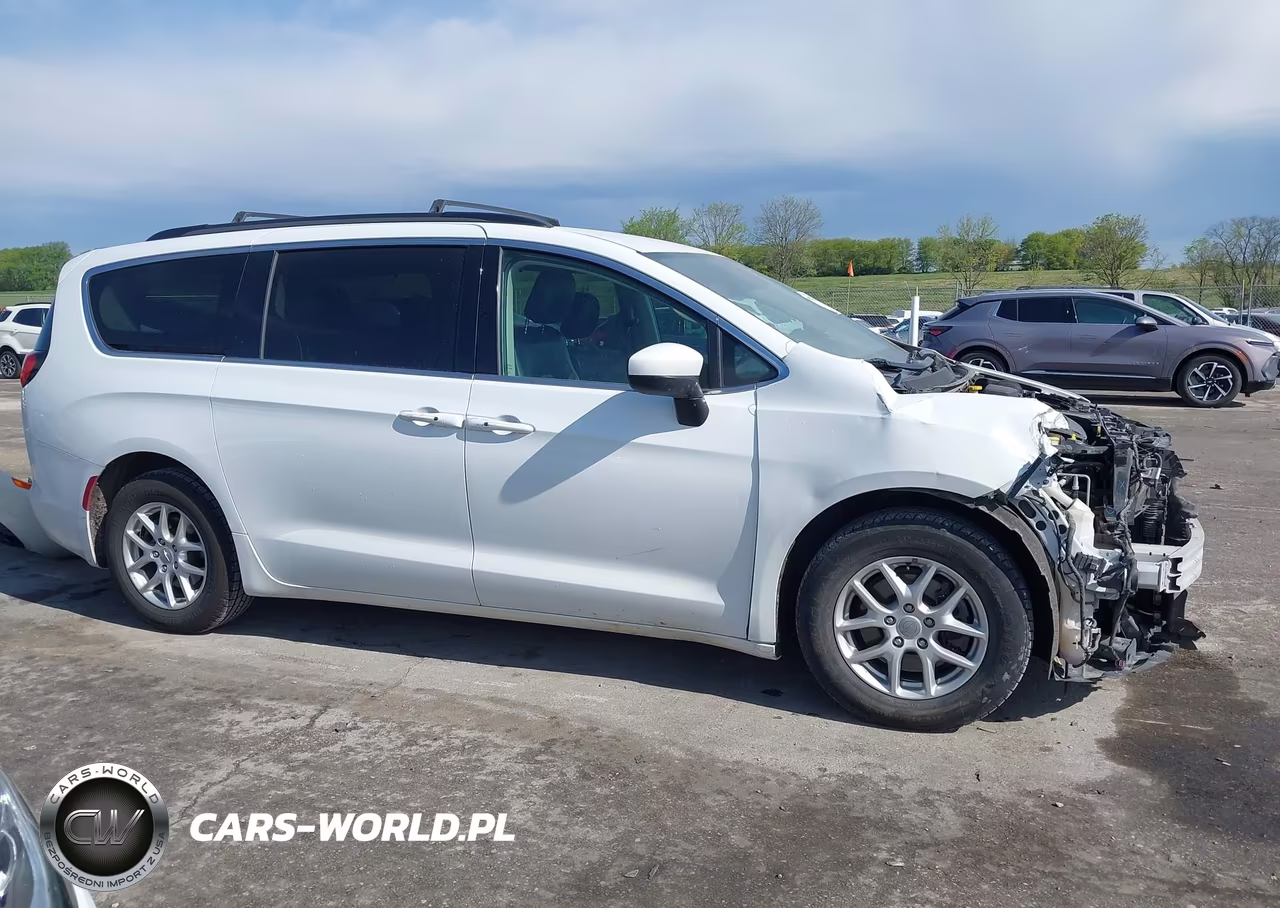 2020 Chrysler Voyager Lxi VIN:2C4RC1DG2LR151380 - 13