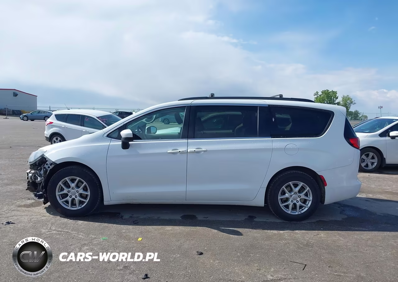 2020 Chrysler Voyager Lxi VIN:2C4RC1DG2LR151380 - 14