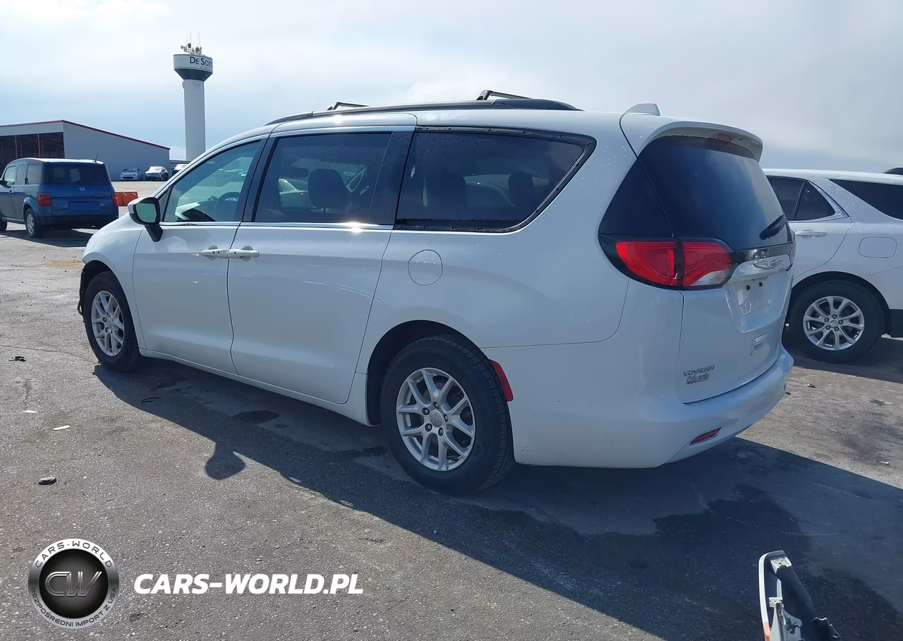 2020 Chrysler Voyager Lxi VIN:2C4RC1DG2LR151380 - 3