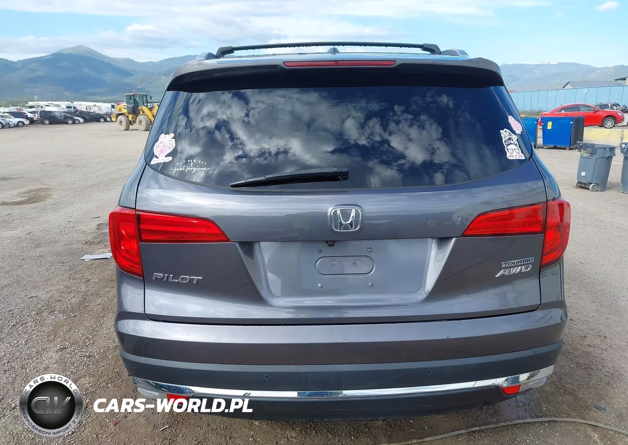 2017 Honda Pilot Touring VIN:5FNYF6H91HB022500 - 16