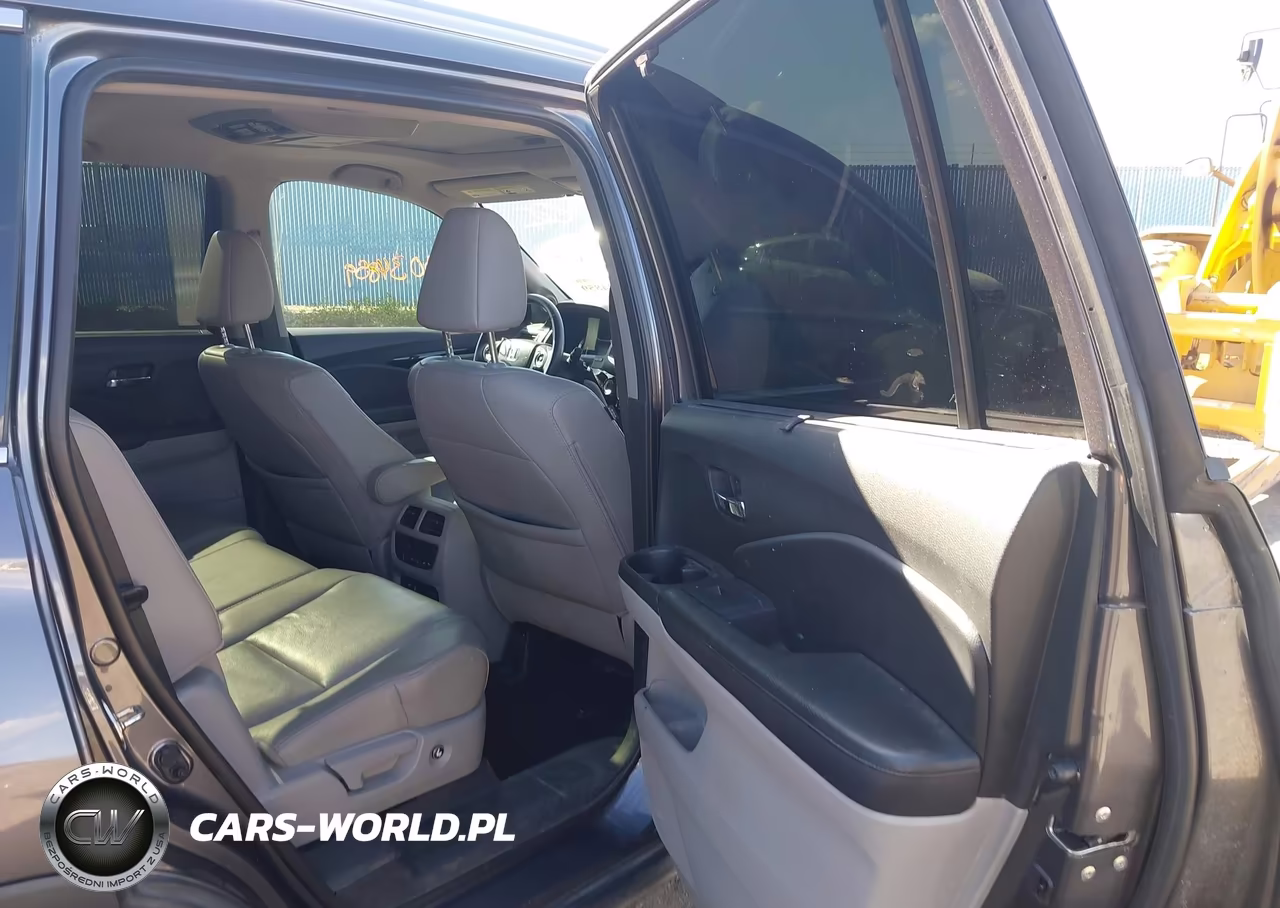 2017 Honda Pilot Touring VIN:5FNYF6H91HB022500 - 8