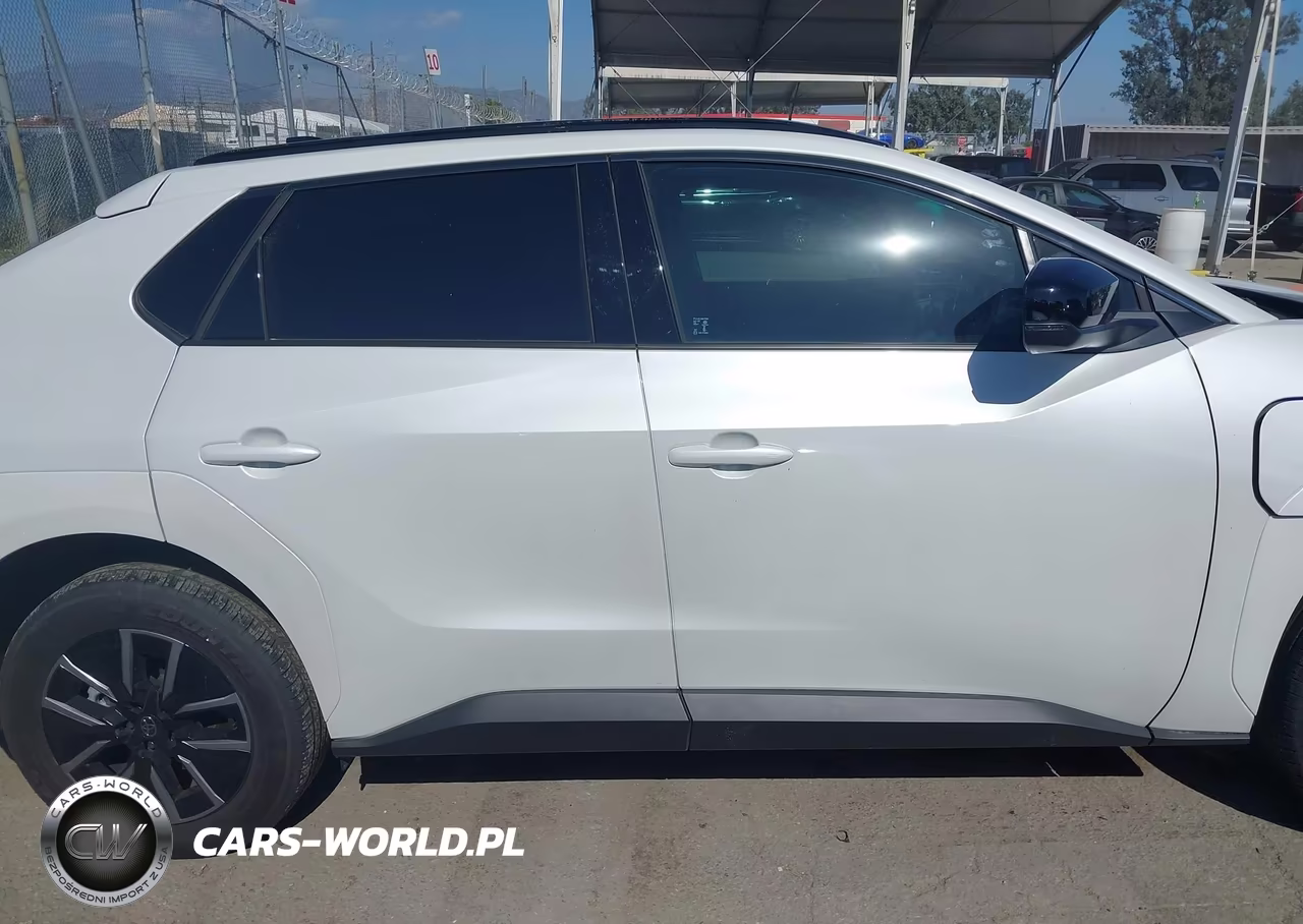 2026 Toyota Bz Xle Plus VIN:JTMBCAEB6TJ011907 - 14