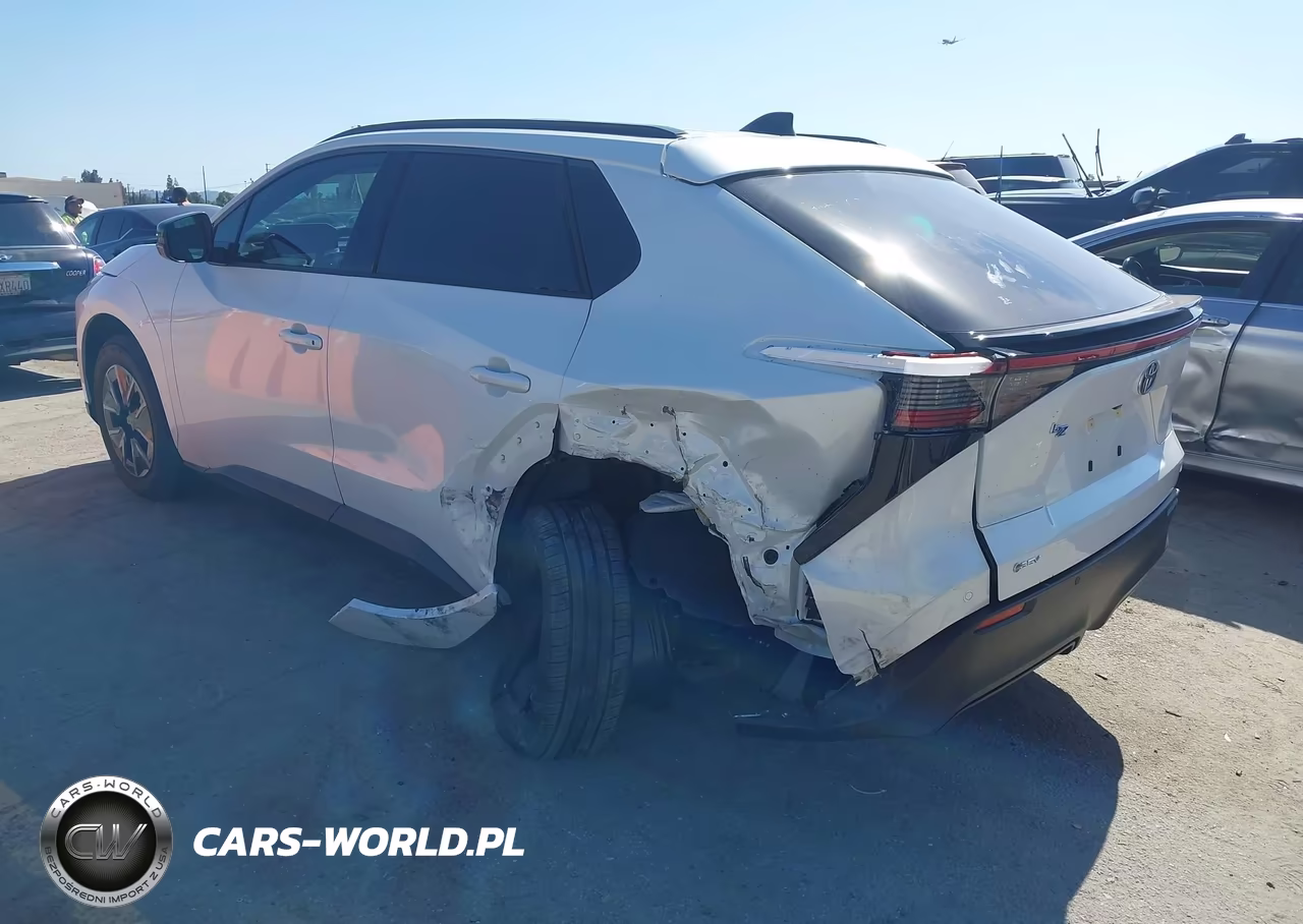 2026 Toyota Bz Xle Plus VIN:JTMBCAEB6TJ011907 - 3