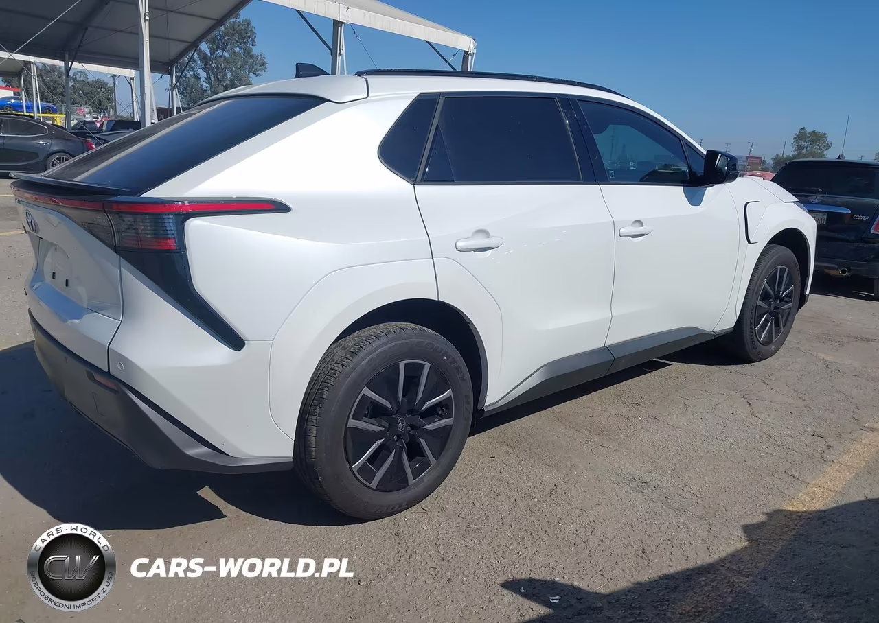 2026 Toyota Bz Xle Plus VIN:JTMBCAEB6TJ011907 - 4