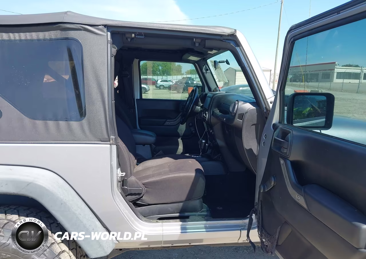 2014 Jeep Wrangler Sport VIN:1C4AJWAG5EL120074 - 5