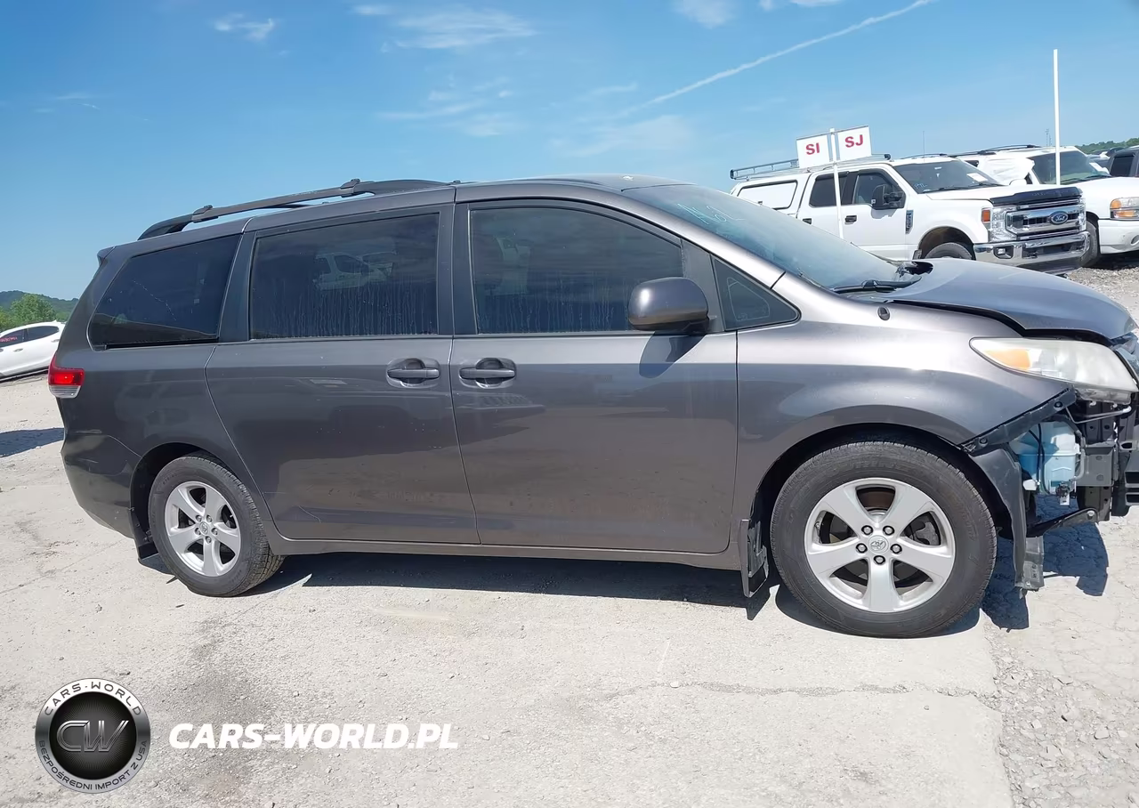 2014 Toyota Sienna Le V6 8 Passenger VIN:5TDKK3DC3ES447158 - 14