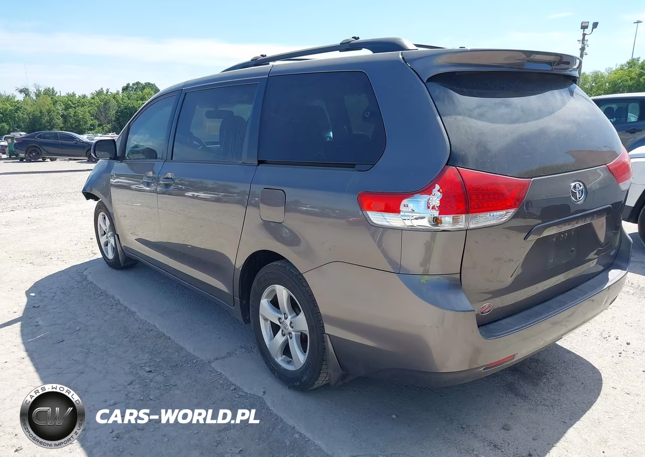 2014 Toyota Sienna Le V6 8 Passenger VIN:5TDKK3DC3ES447158 - 3