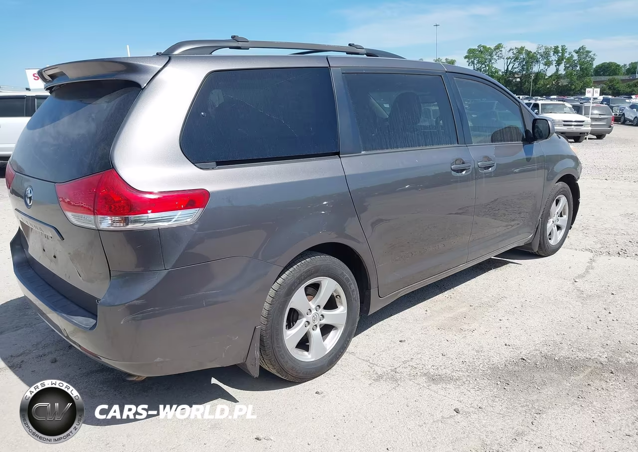 2014 Toyota Sienna Le V6 8 Passenger VIN:5TDKK3DC3ES447158 - 4