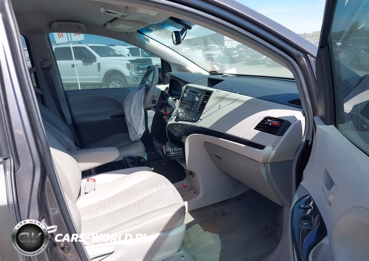 2014 Toyota Sienna Le V6 8 Passenger VIN:5TDKK3DC3ES447158 - 5
