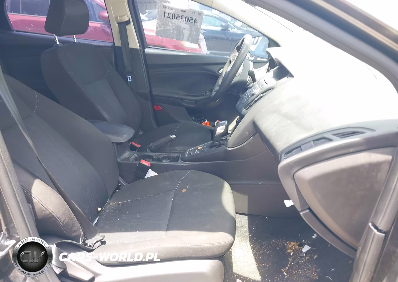 2015 Ford Focus Se VIN:1FADP3K21FL209256 - 5