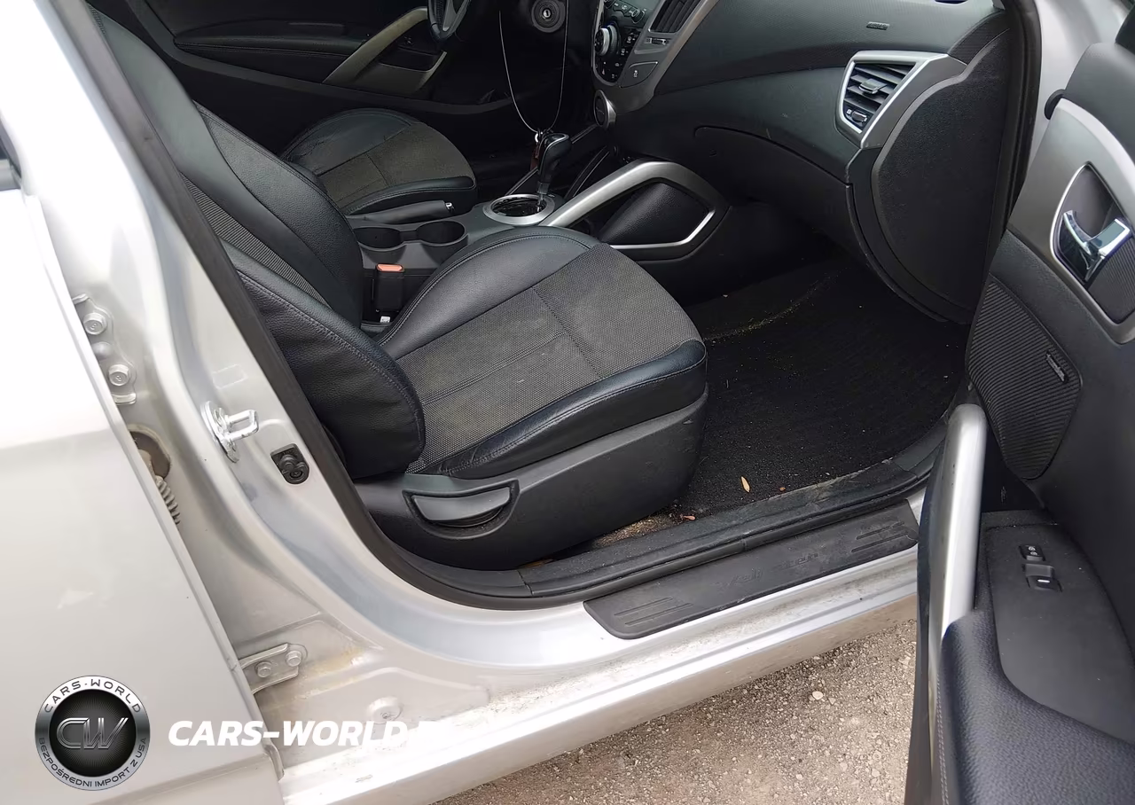 2015 Hyundai Veloster VIN:KMHTC6ADXFU243952 - 5