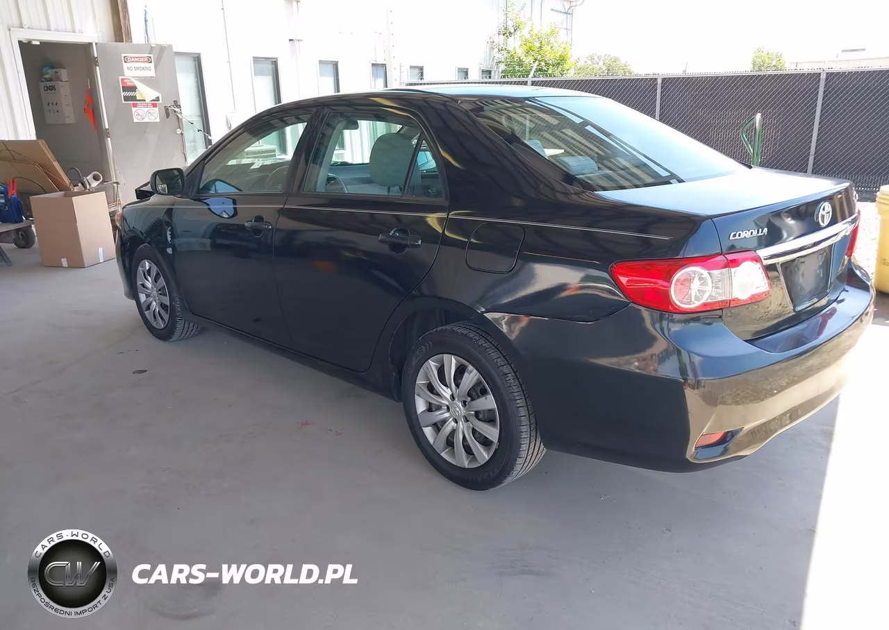 2012 Toyota Corolla Le VIN:2T1BU4EE9CC818233 - 3