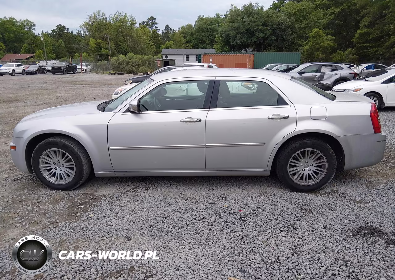 2010 Chrysler 300 Touring-Signature Series-Executive Series VIN:2C3CA5CV9AH195841 - 14