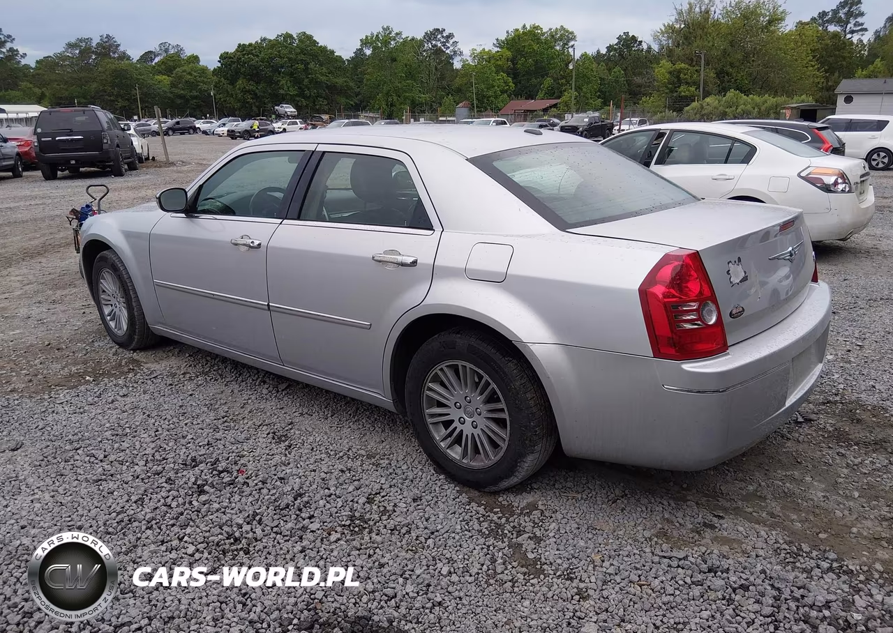 2010 Chrysler 300 Touring-Signature Series-Executive Series VIN:2C3CA5CV9AH195841 - 3