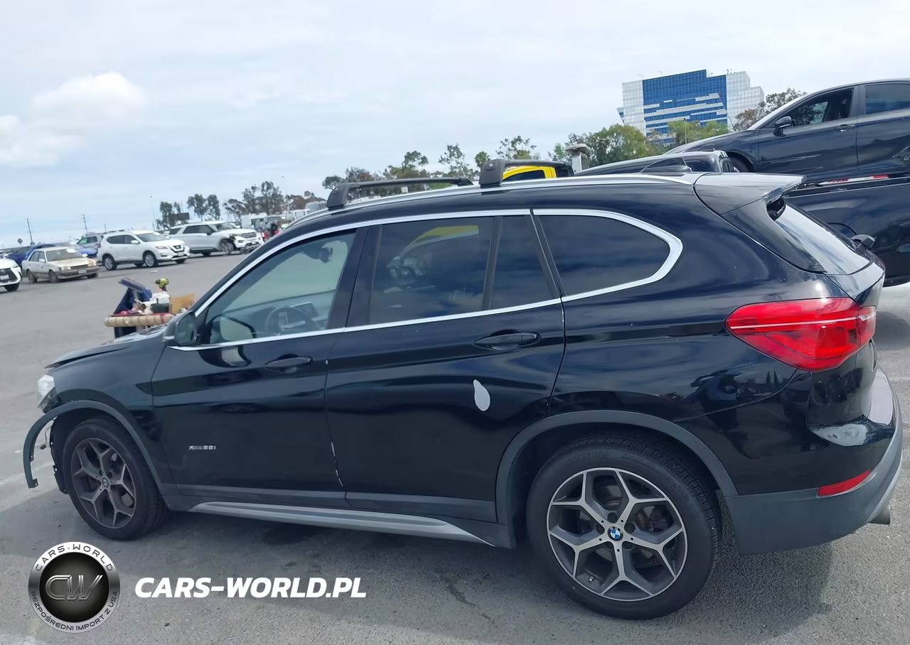 2018 BMW X1 xDrive28I VIN:WBXHT3C34J5K22016 - 14
