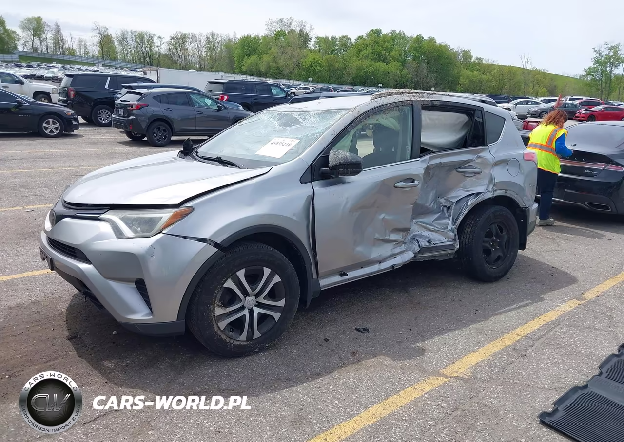 2018 Toyota Rav4 Le VIN:JTMBFREV9JJ218112 - 2