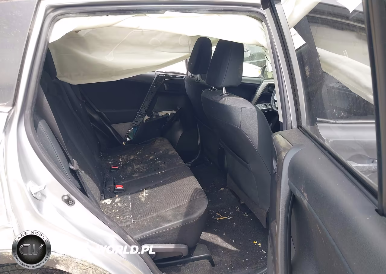 2018 Toyota Rav4 Le VIN:JTMBFREV9JJ218112 - 8