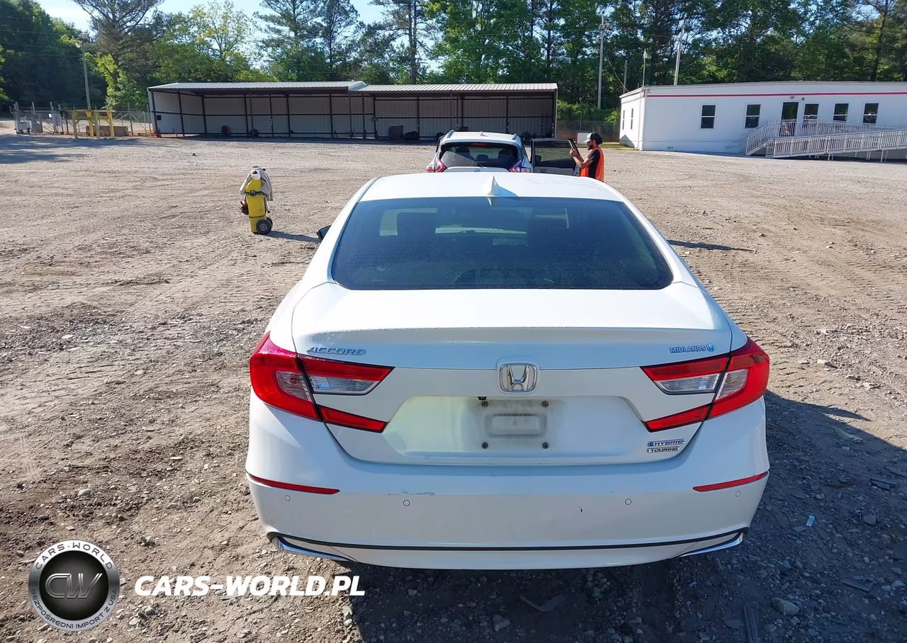 2018 Honda Accord Hybrid Touring VIN:1HGCV3F91JA016937 - 16